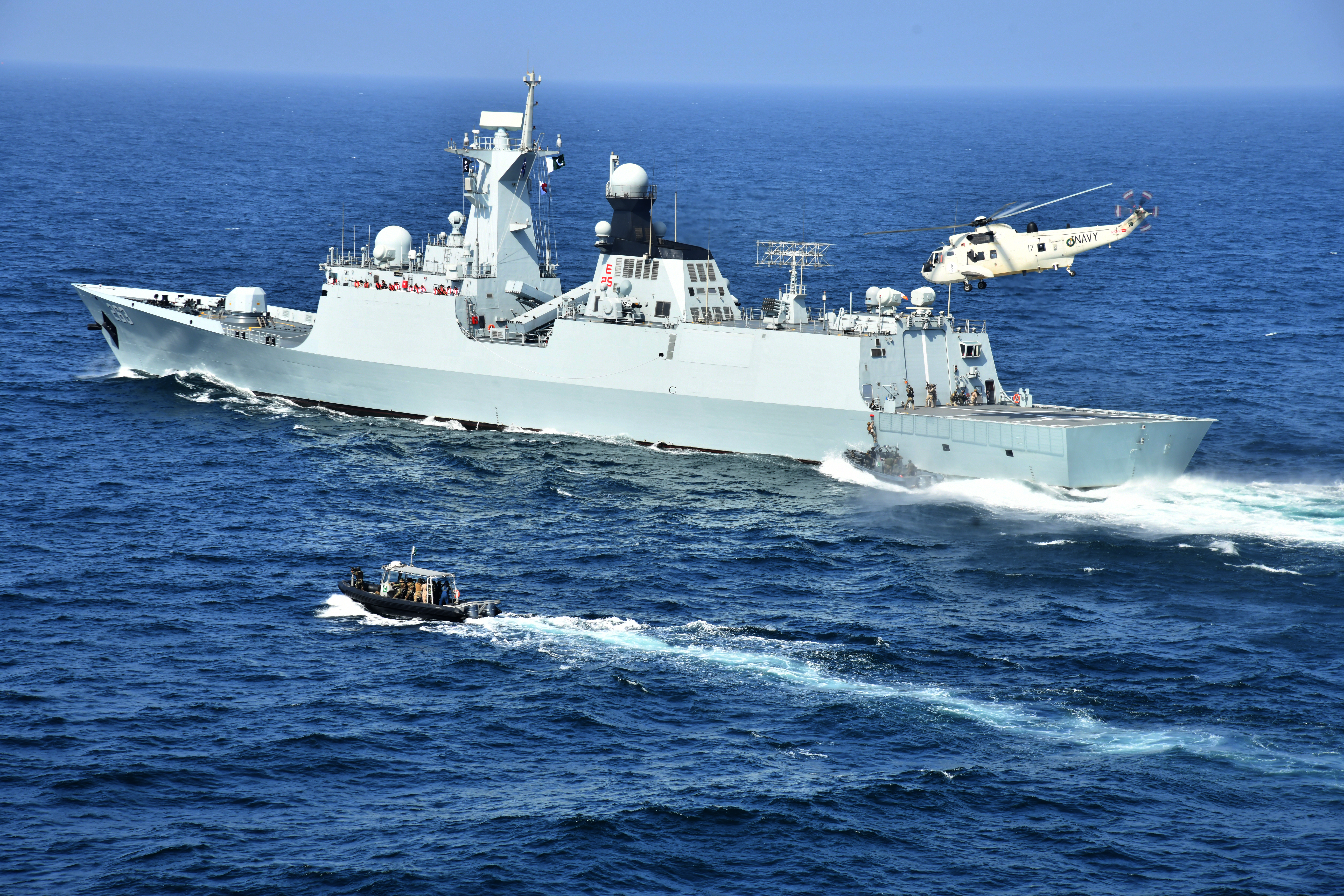 PNS Tipu Sultan (F-263) Westland Sea King